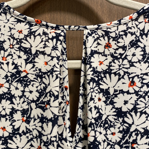 Nine West Navy Blue Floral Blouse Sixe XL Casual Lightweight Layering Piece - Picture 6 of 8